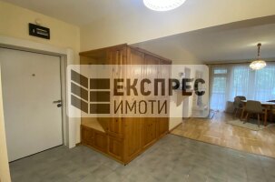 Обзаведен, Тристаен апартамент, Окръжна болница