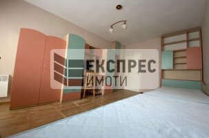 Обзаведен, Тристаен апартамент, Окръжна болница