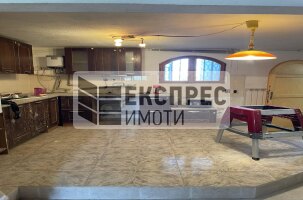 Двуетажна Къща