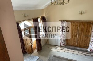 Двуетажна Къща