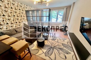  Studio, Greek area