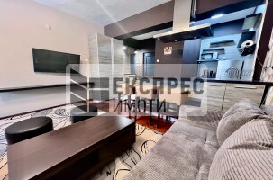  Studio, Greek area