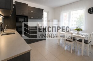 Обзаведен Тристаен апартамент, Окръжна болница