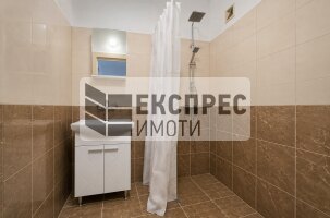 Обзаведен Тристаен апартамент, Окръжна болница